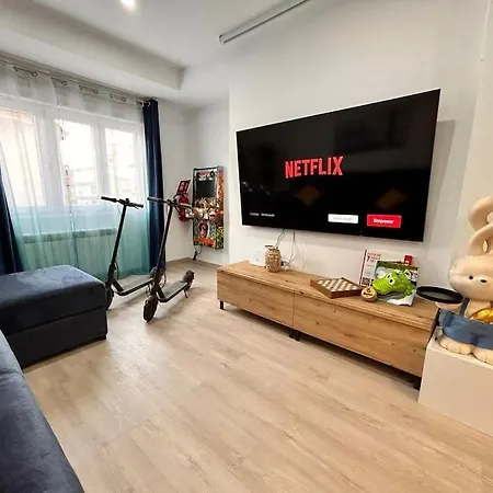 Lujo Proyector, Maquina Arcade, Wifi Y Patinetes * Oviede