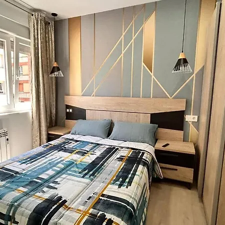 Lujo Proyector, Maquina Arcade, Wifi Y Patinetes Oviede