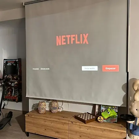 Lujo Proyector, Maquina Arcade, Wifi Y Patinetes *