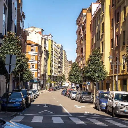 Lujo Proyector, Maquina Arcade, Wifi Y Patinetes Apartman Oviedo