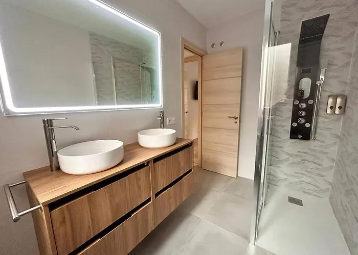 Lujo Proyector, Maquina Arcade, Wifi Y Patinetes Oviedo